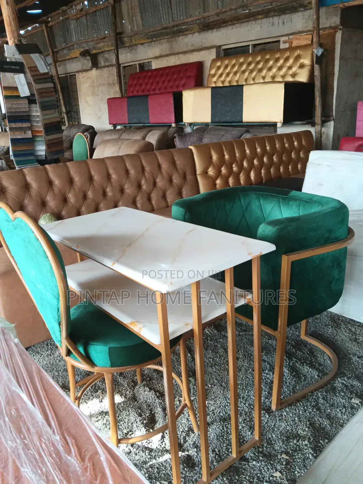 Styling/Money Cure Table/Styling Chair