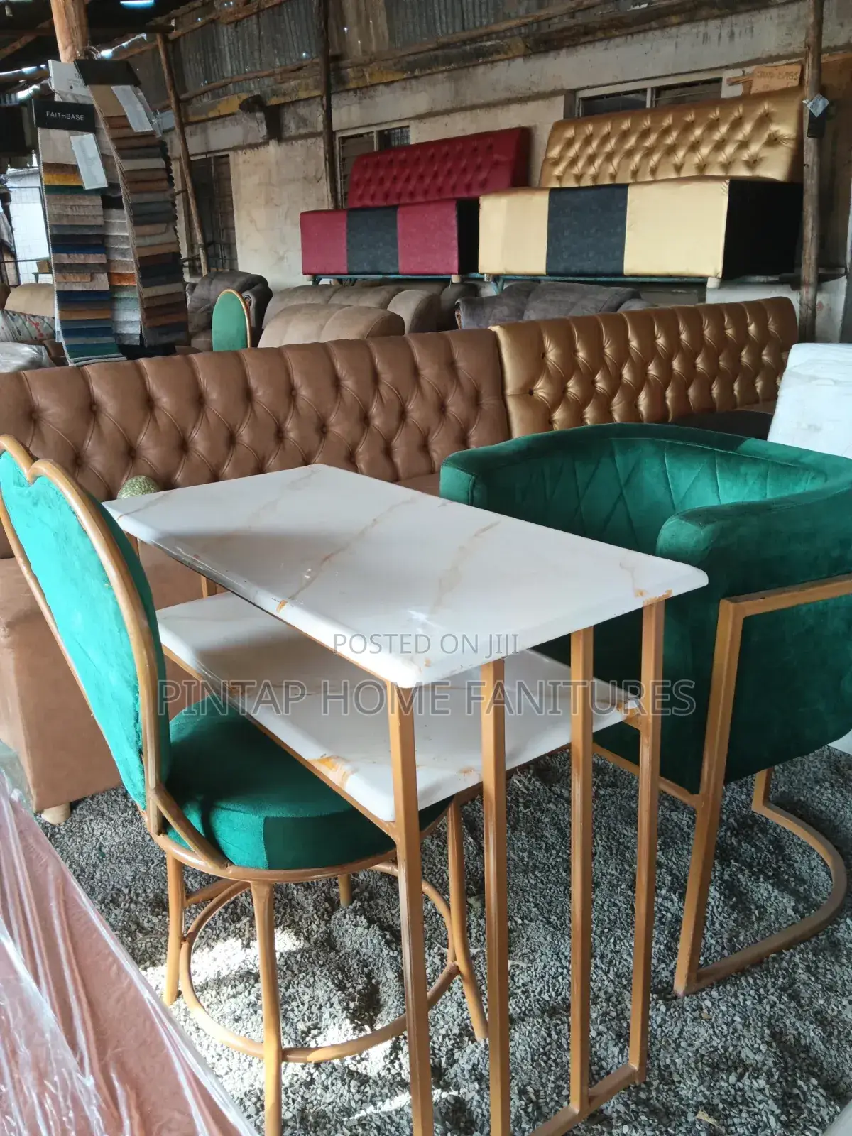 Styling/Money Cure Table/Styling Chair
