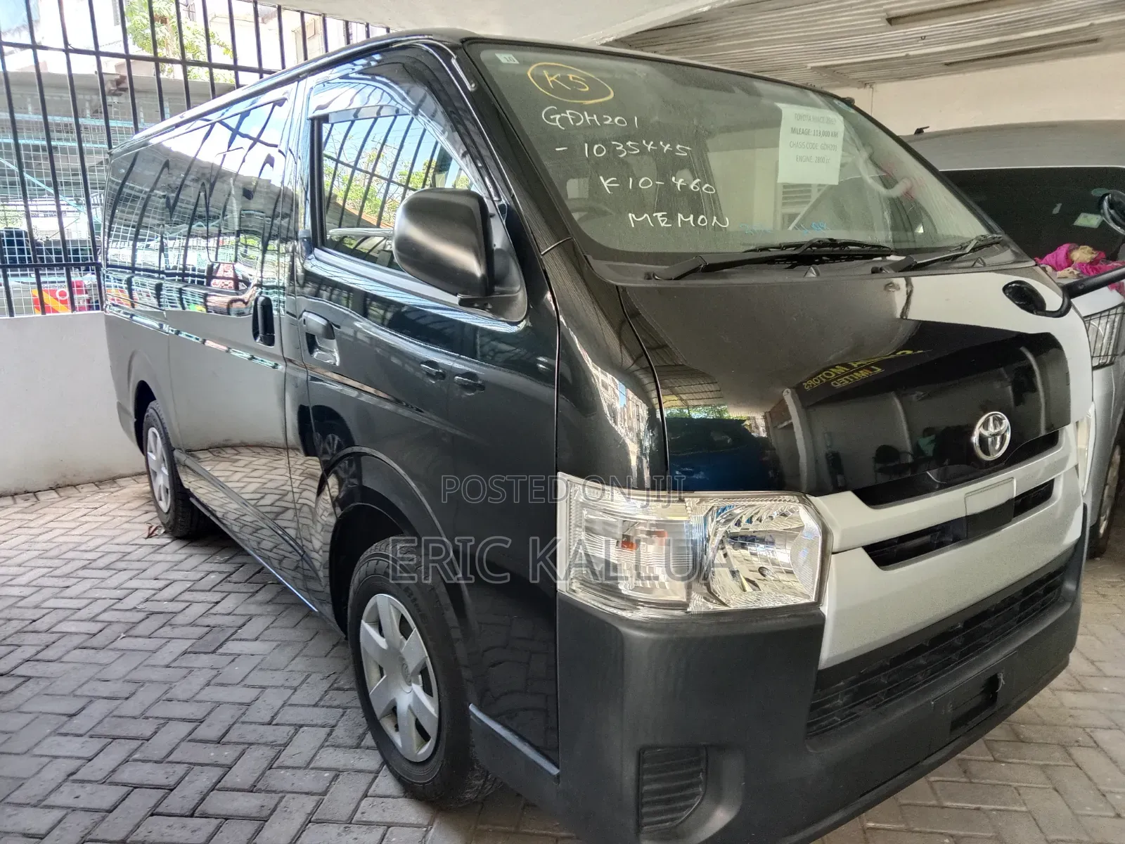 Toyota HiAce 2019 Black