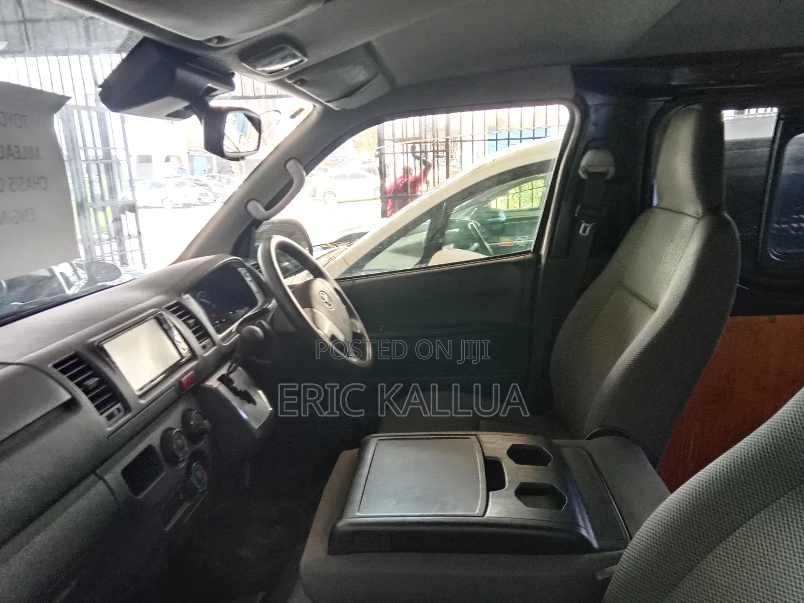 Toyota HiAce 2019 Black