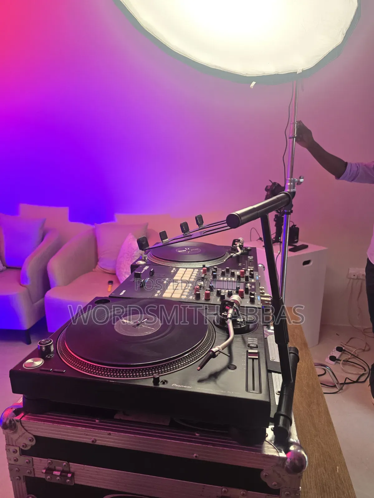 Dj Turntables Pioneer PLX 1000 Pair  & Phase , Stulus and Catridge.