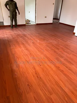 5mm SPC Flooring(mahogany Glow)