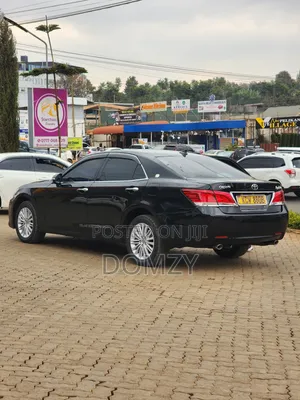 Toyota Crown 2014 Black