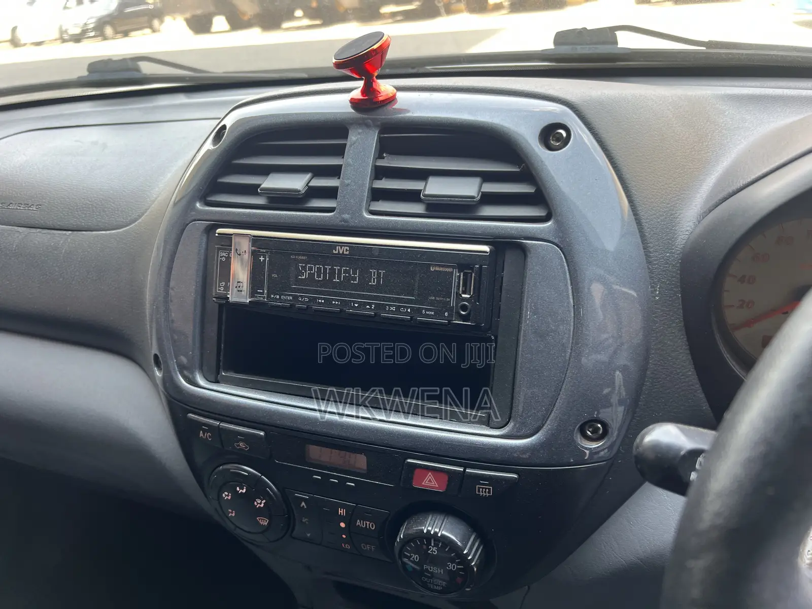 Toyota RAV4 Automatic 2000 White