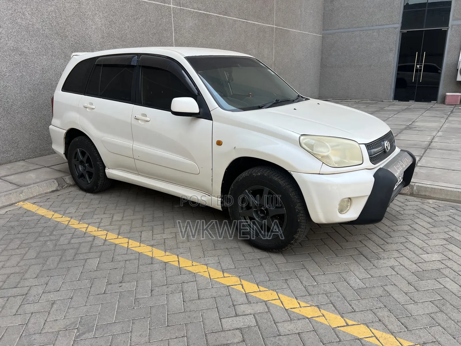 Toyota RAV4 Automatic 2000 White