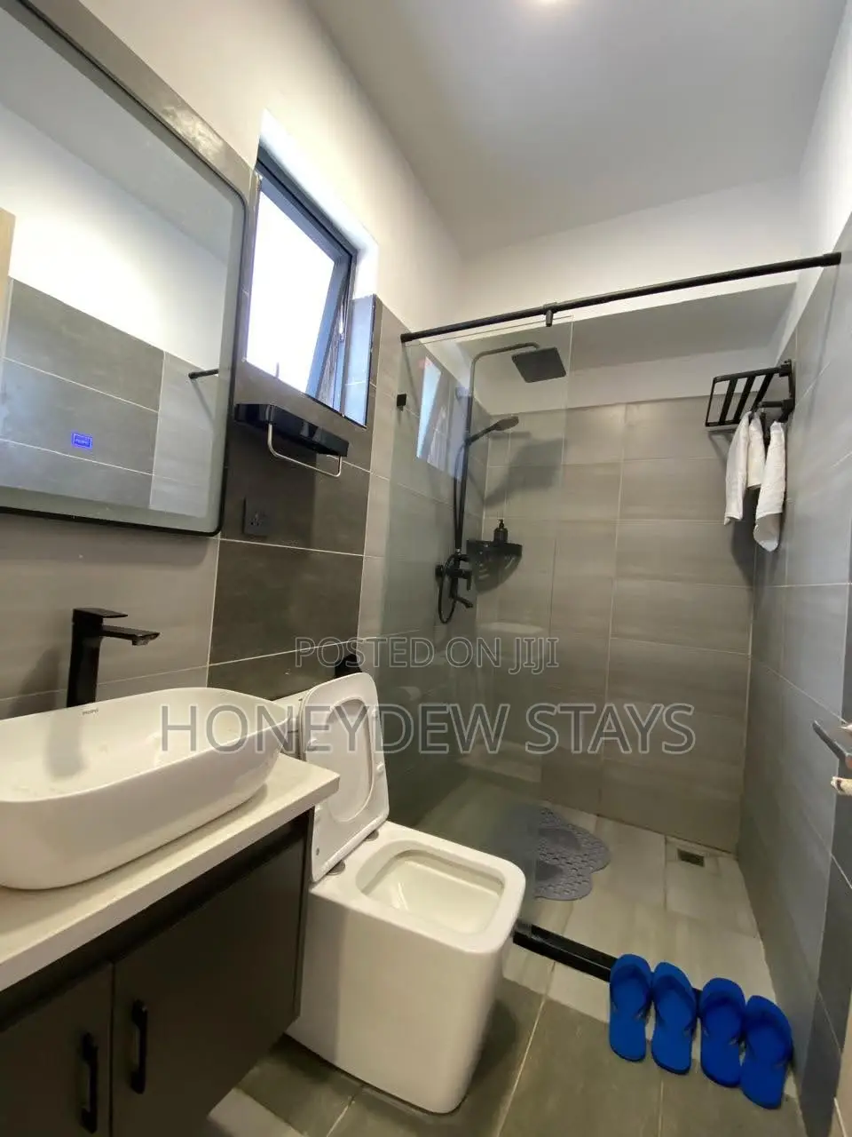 Furnished 2BR Apartment Near Gateway Mall