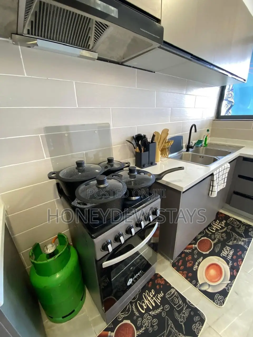 Furnished 2BR Apartment Near Gateway Mall