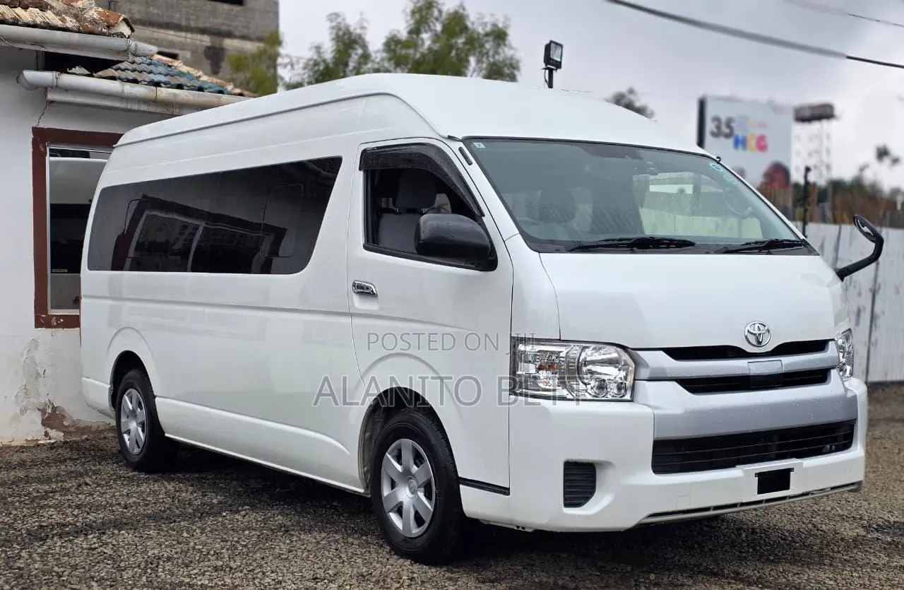 Toyota HiAce 2019 White