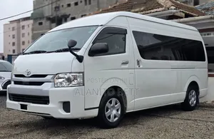 Toyota HiAce 2019 White