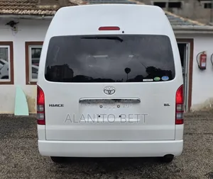 Toyota HiAce 2019 White