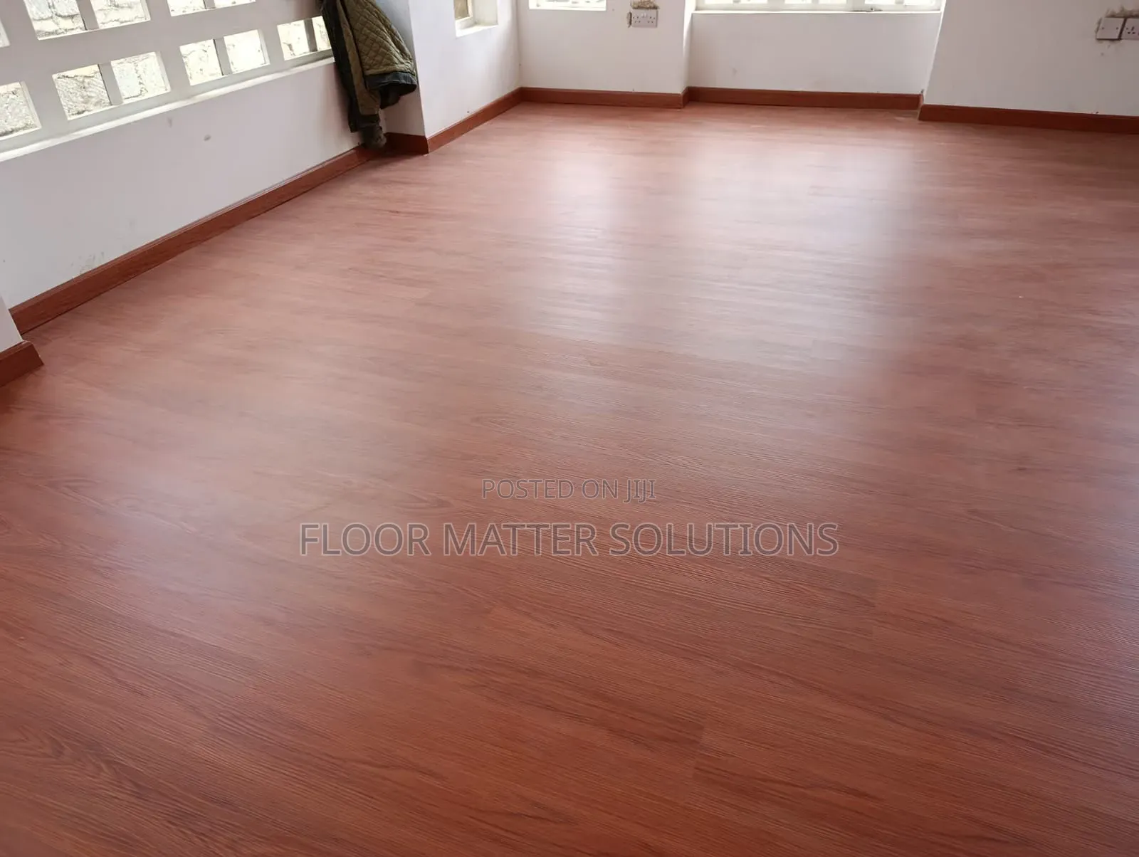 5mm SPC Flooring(mahogany Glow)