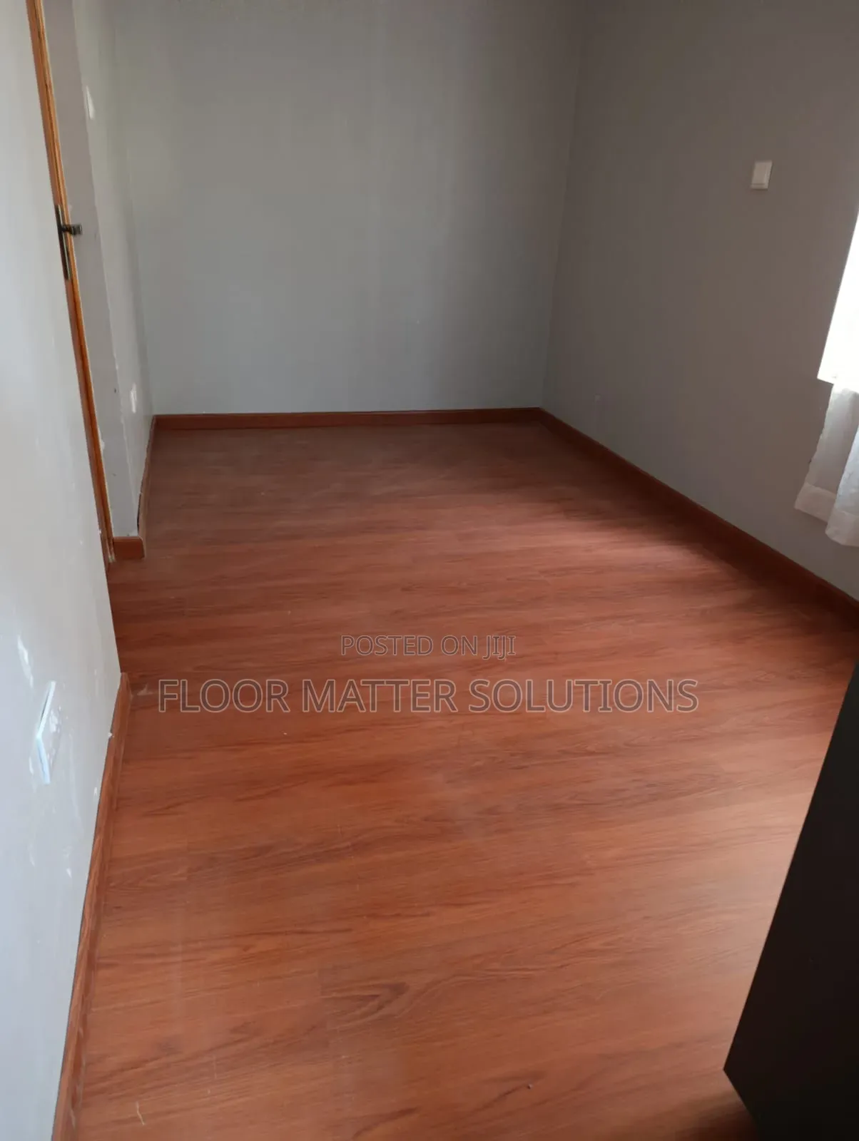5mm SPC Flooring(mahogany Glow)