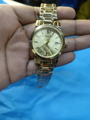 Burberry Iconic Check in Champagne Gold
