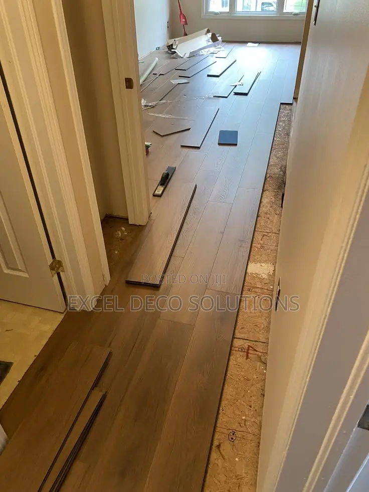 Heavy Duty Laminate Wooden Flooring Boards 8mm / 12mm Waterproof