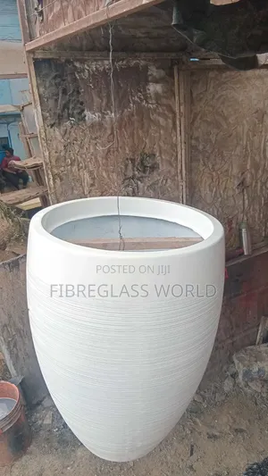 FLOWER POTS(Fibreglass)
