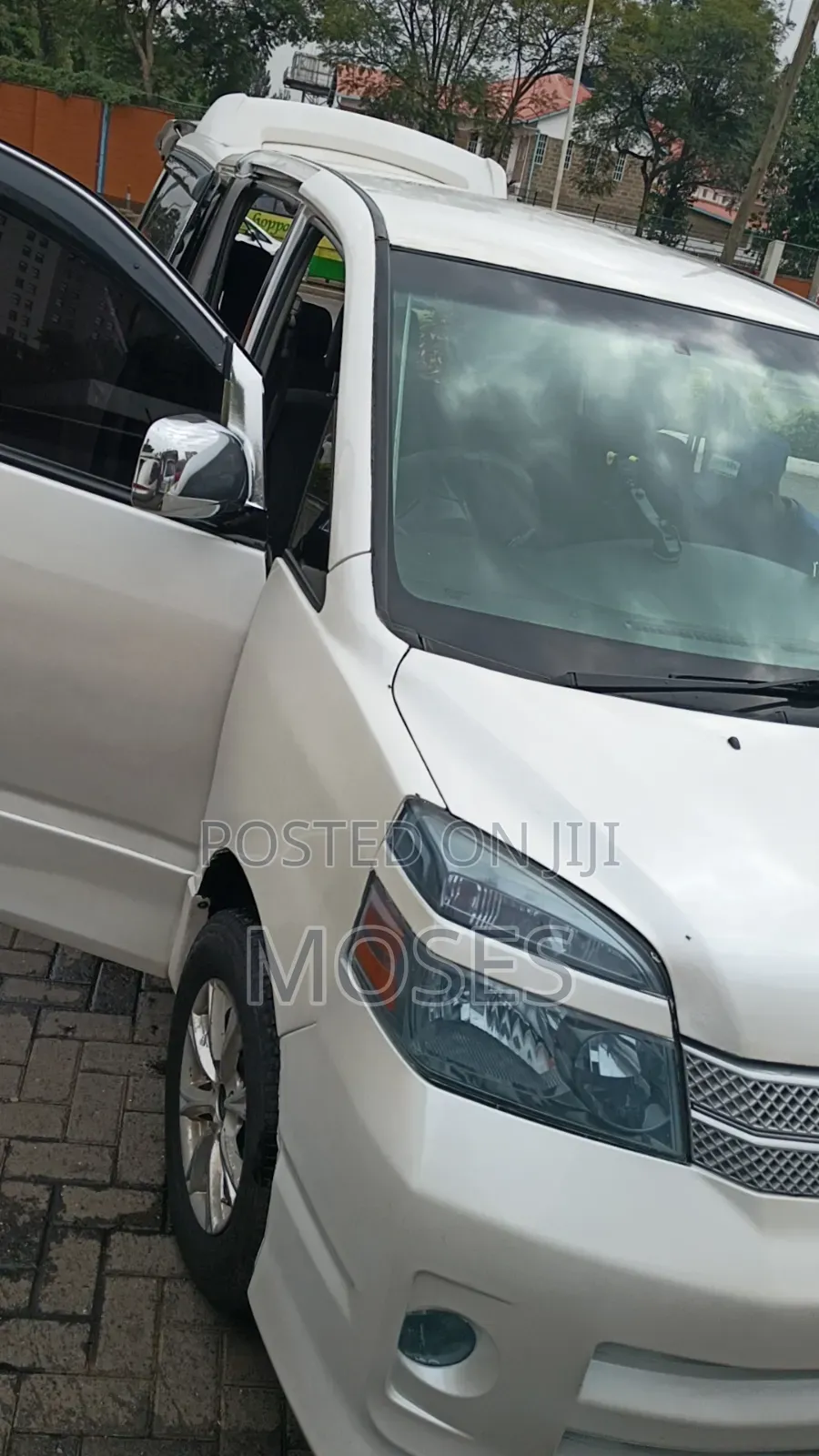 Toyota Voxy 2007 Pearl