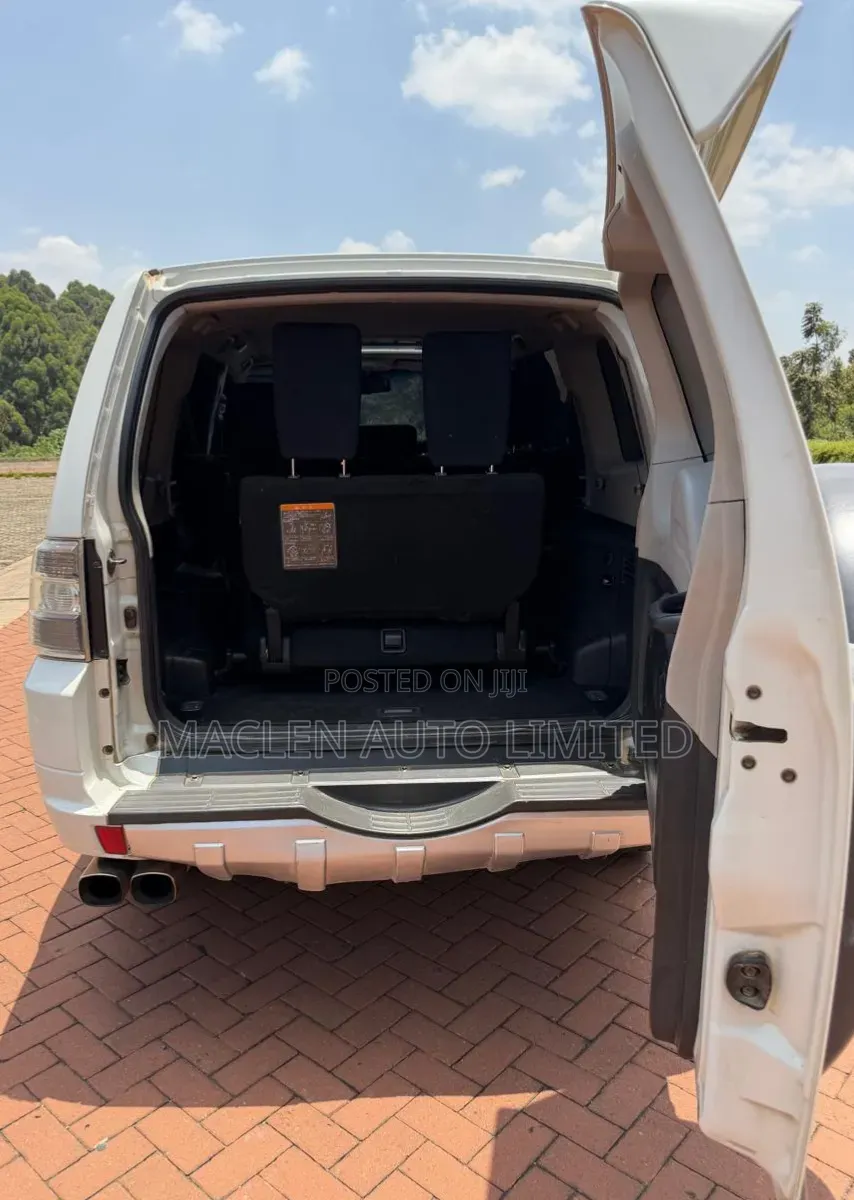 Mitsubishi Shogun 3.2 Di-Dc GLS 2012 White