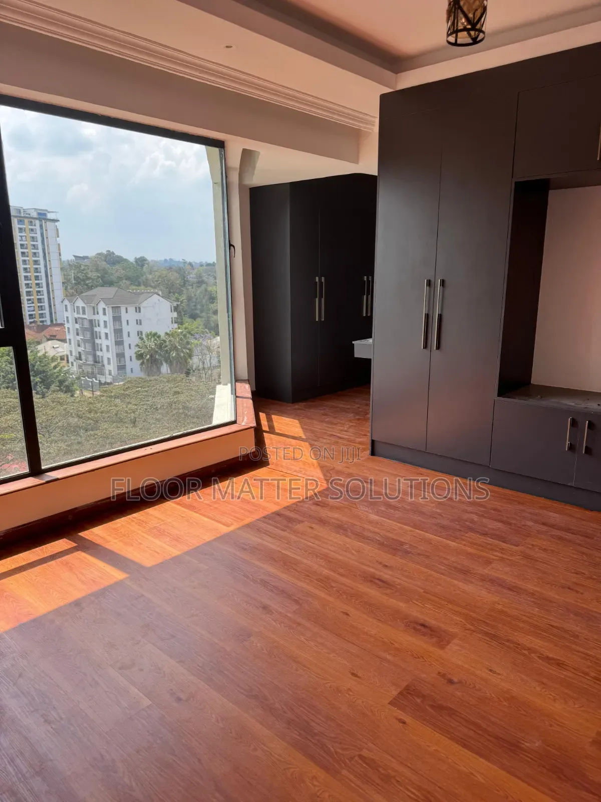 SPC Flooring (Royal Mahogany)
