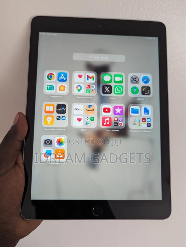 Apple iPad 9.7 128 GB Gray