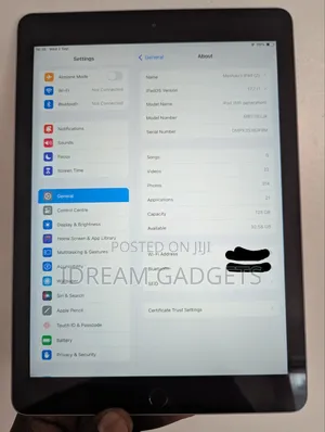 Apple iPad 9.7 128 GB Gray