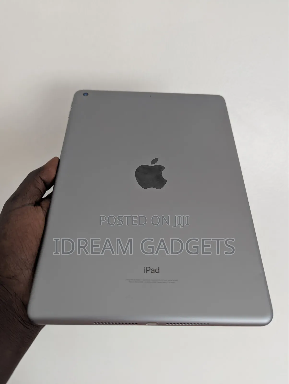 Apple iPad 9.7 128 GB Gray