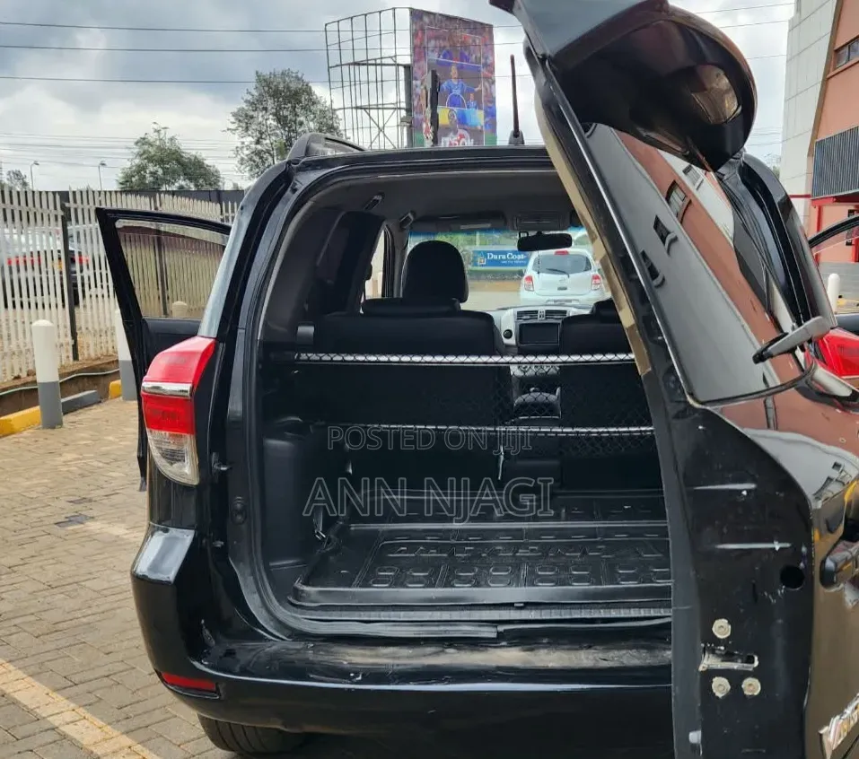 Toyota Vanguard 2013 Black