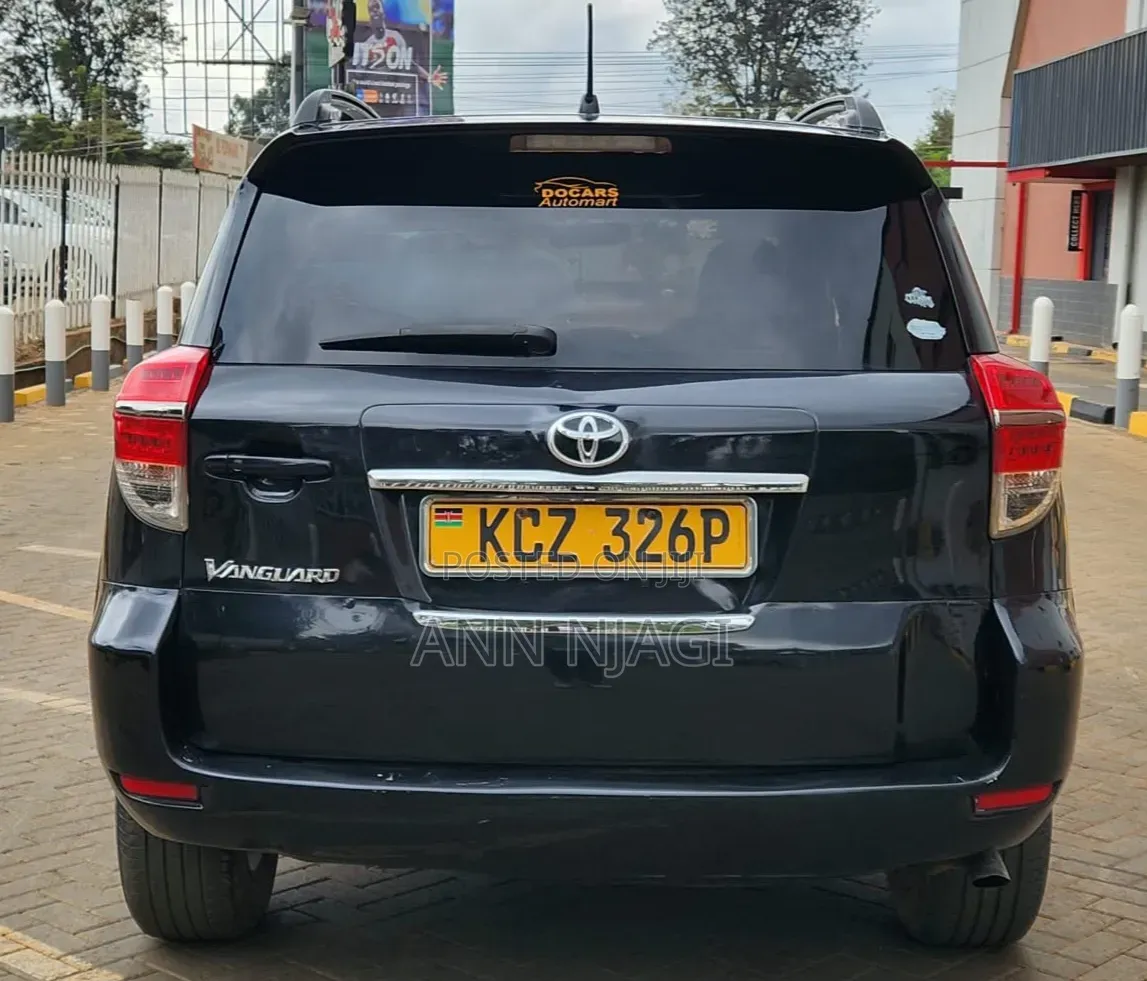 Toyota Vanguard 2013 Black
