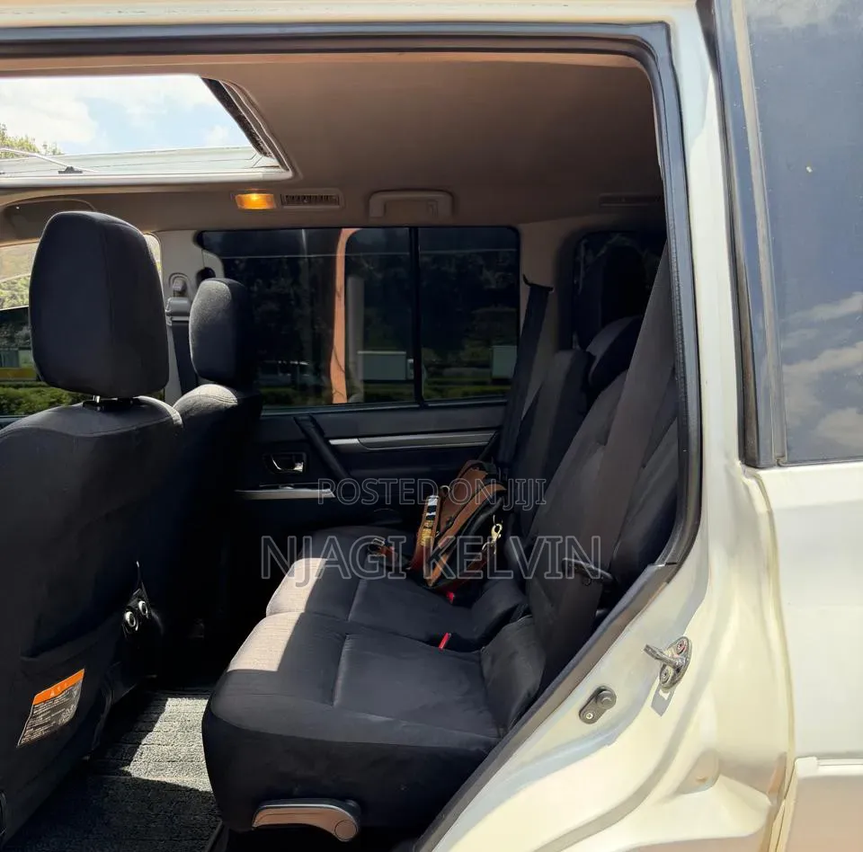 Mitsubishi Pajero 3.2 Di-Dc GLS 2012 White