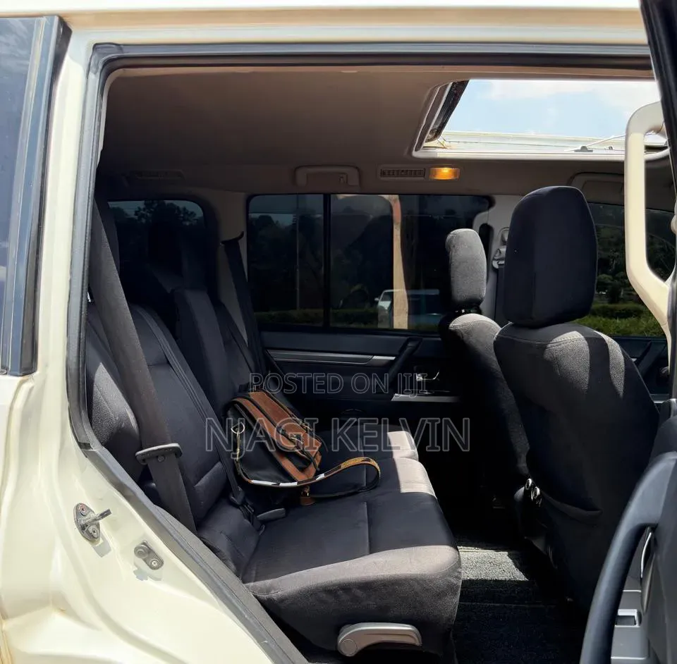Mitsubishi Pajero 3.2 Di-Dc GLS 2012 White