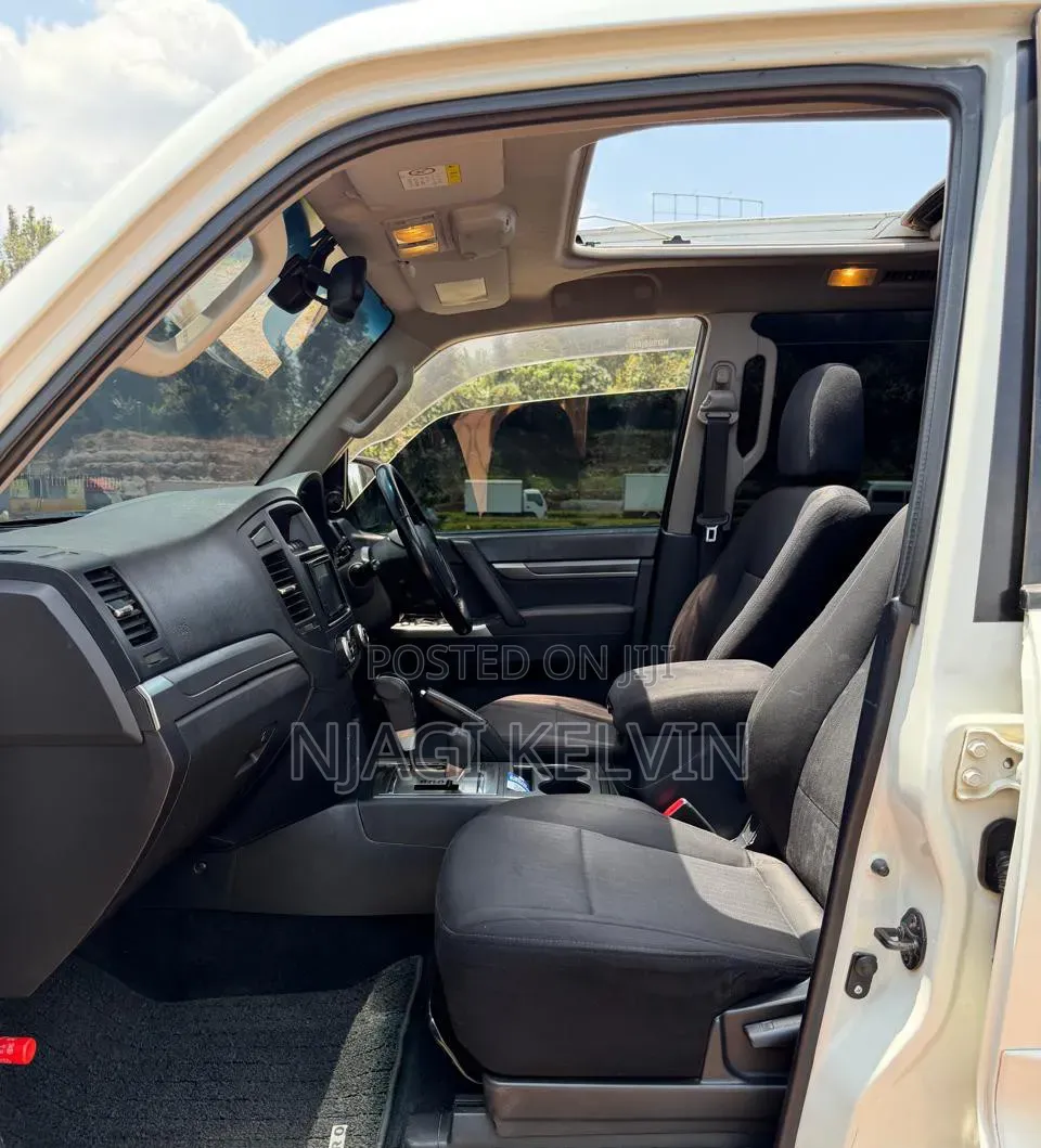 Mitsubishi Pajero 3.2 Di-Dc GLS 2012 White