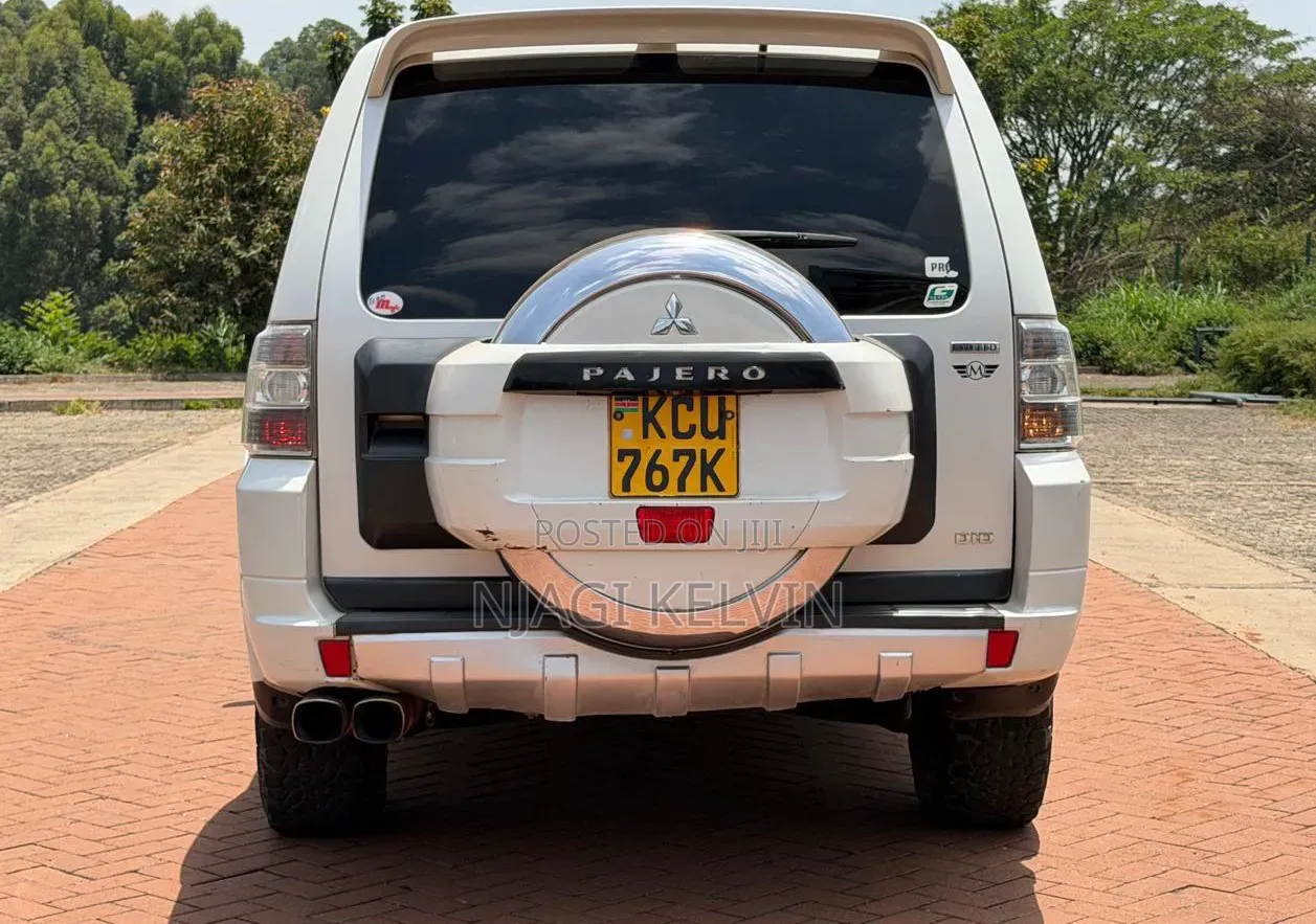 Mitsubishi Pajero 3.2 Di-Dc GLS 2012 White