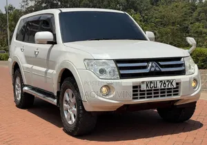 Mitsubishi Pajero 3.2 Di-Dc GLS 2012 White