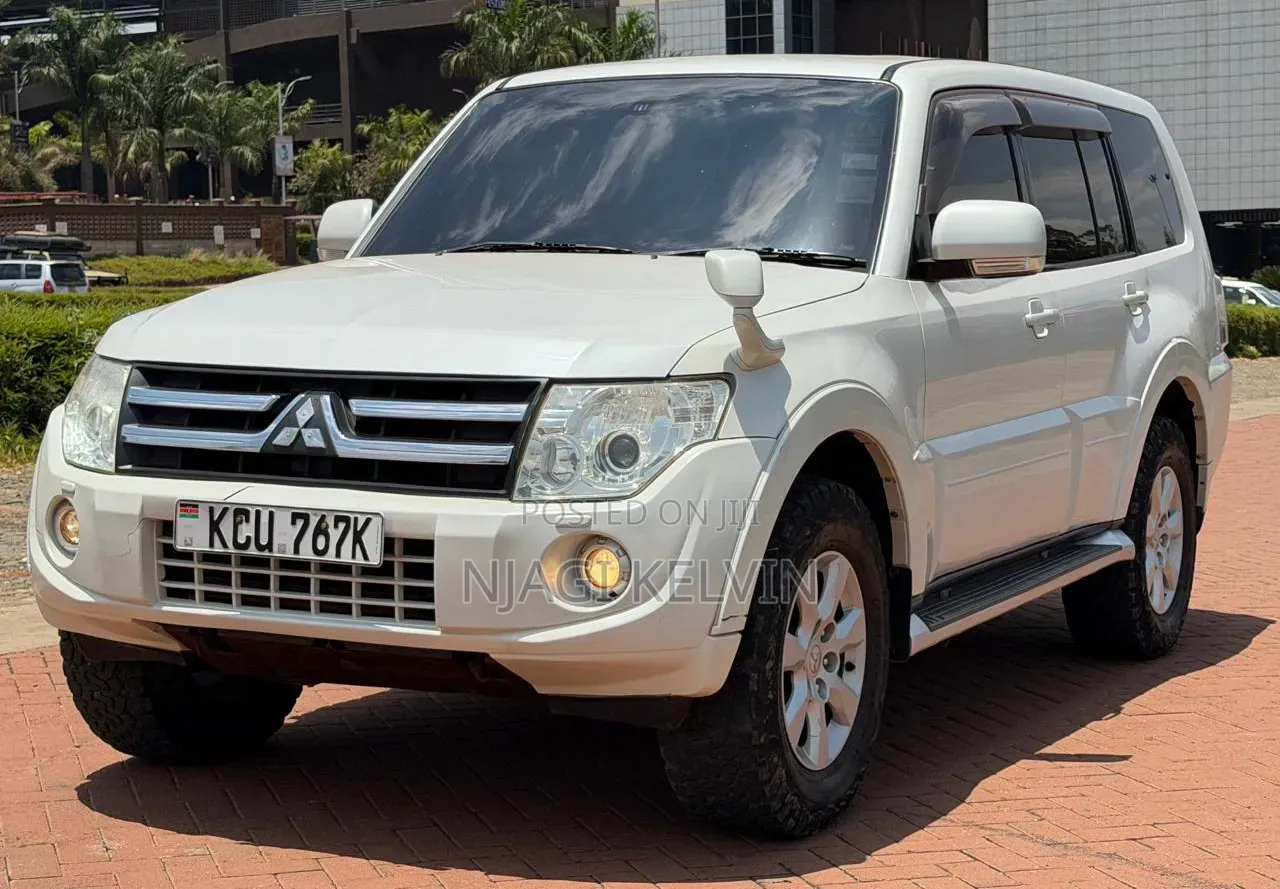 Mitsubishi Pajero 3.2 Di-Dc GLS 2012 White