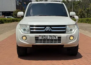 Mitsubishi Pajero 3.2 Di-Dc GLS 2012 White
