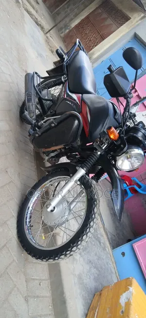 Honda CB 2019 Red