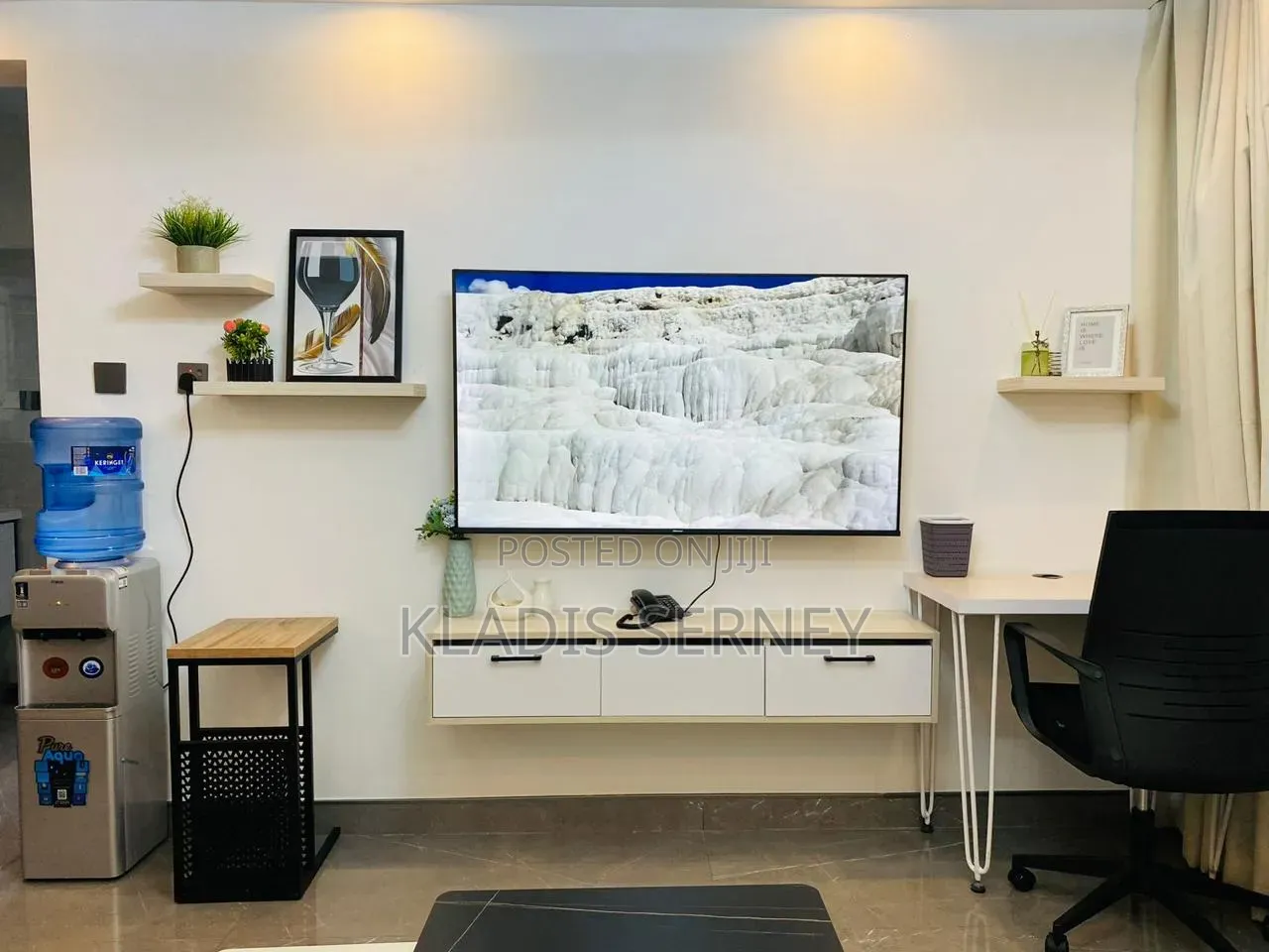 Unwind at This Luxurious Fully Equipped Apartment.