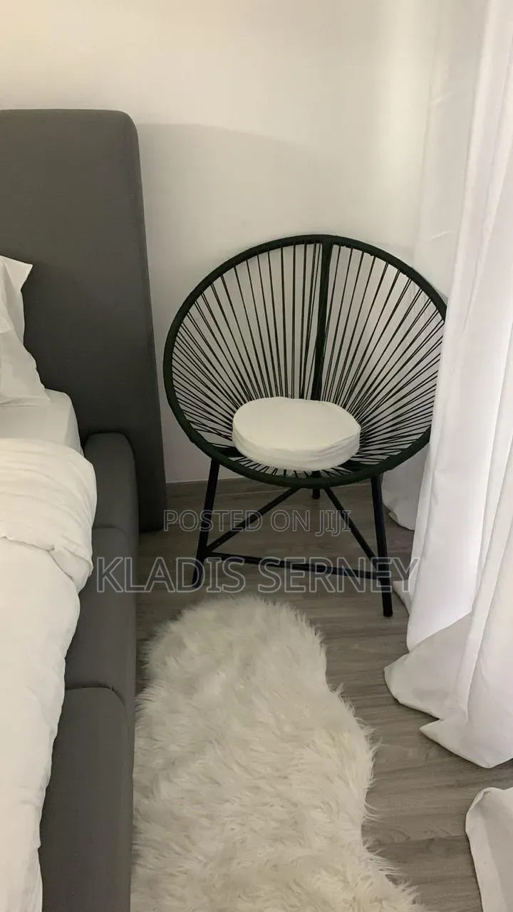Unwind at This Luxurious Fully Equipped Apartment.