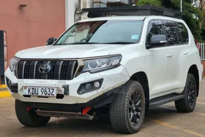 Toyota Land Cruiser Prado 2.8 2021 Pearl