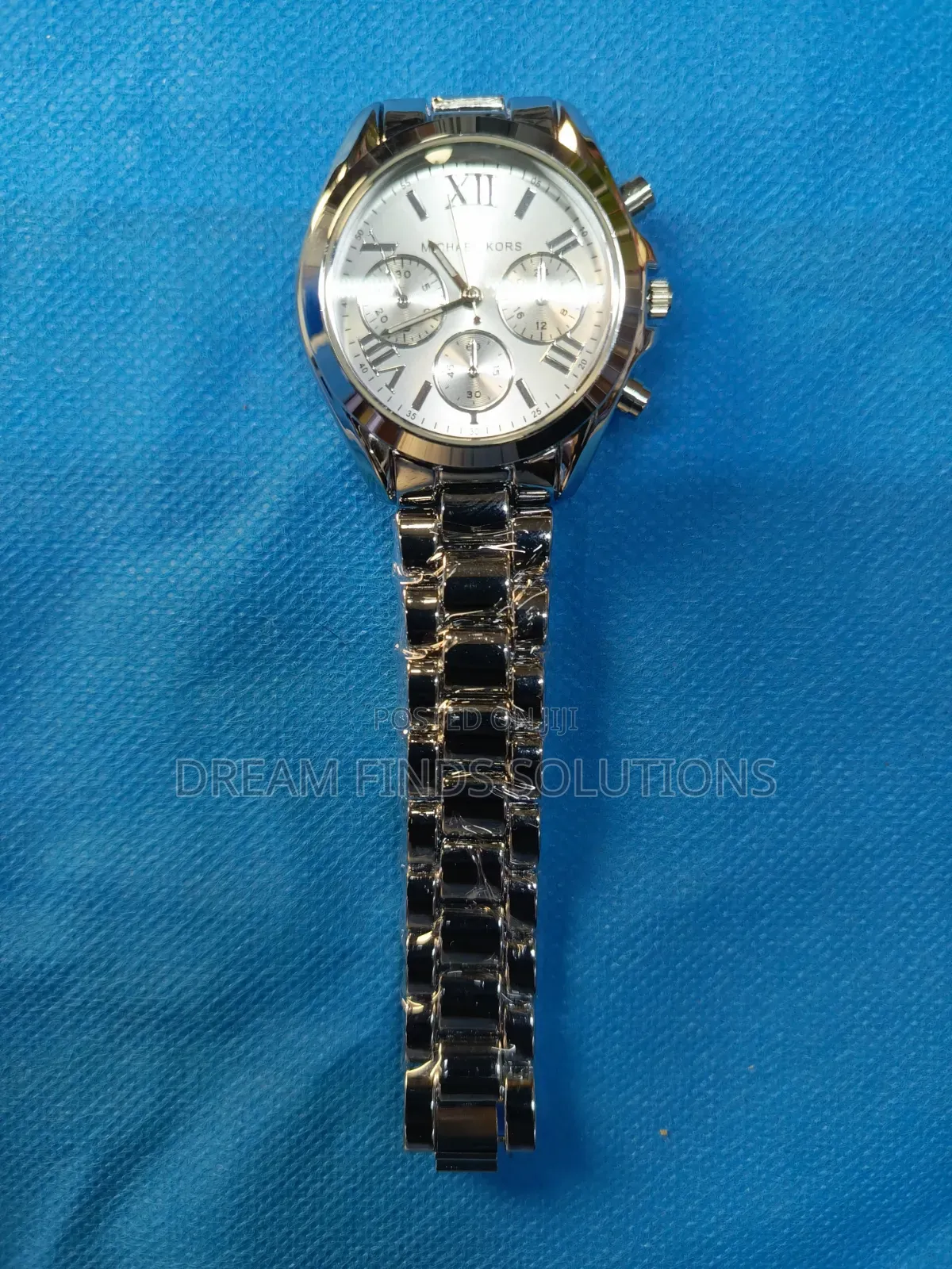 Timeless Elegance: The Silver Bradshaw