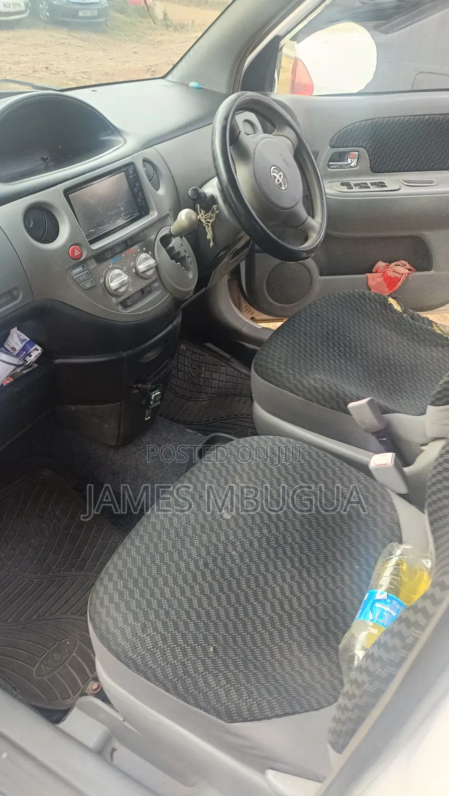 Toyota Sienta 2010 White