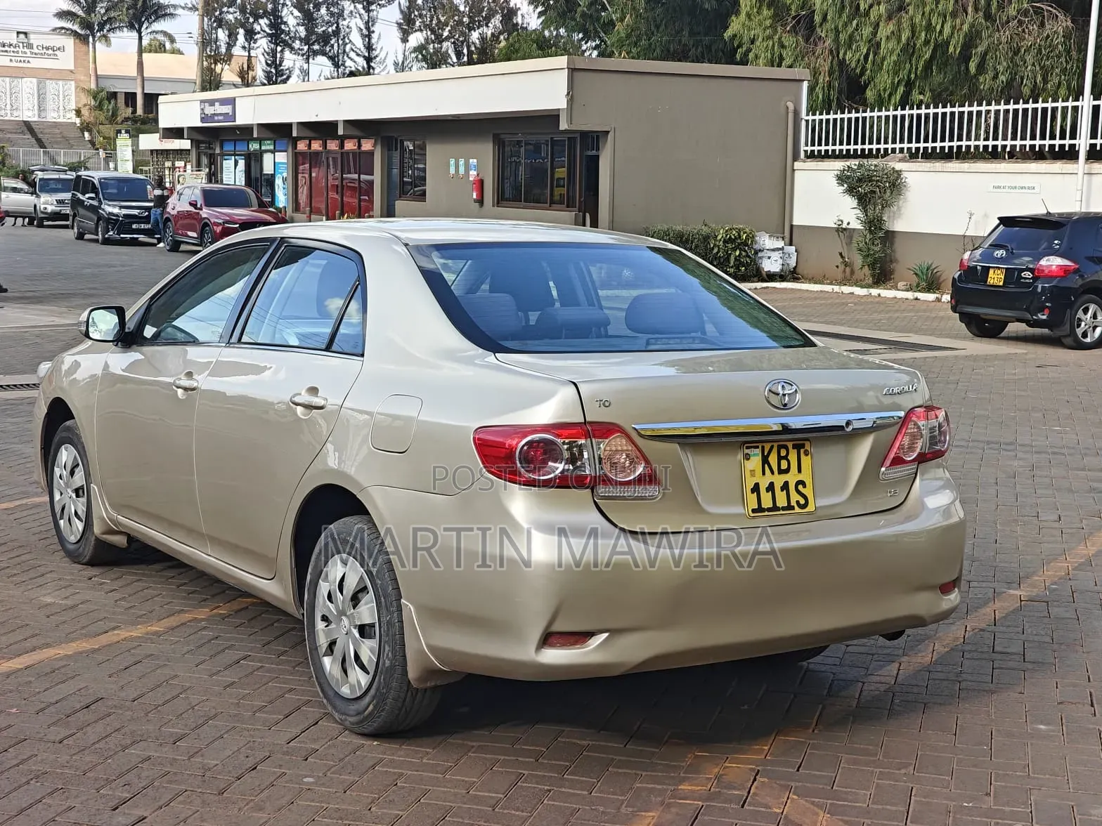 Toyota Corolla 2012 Gold