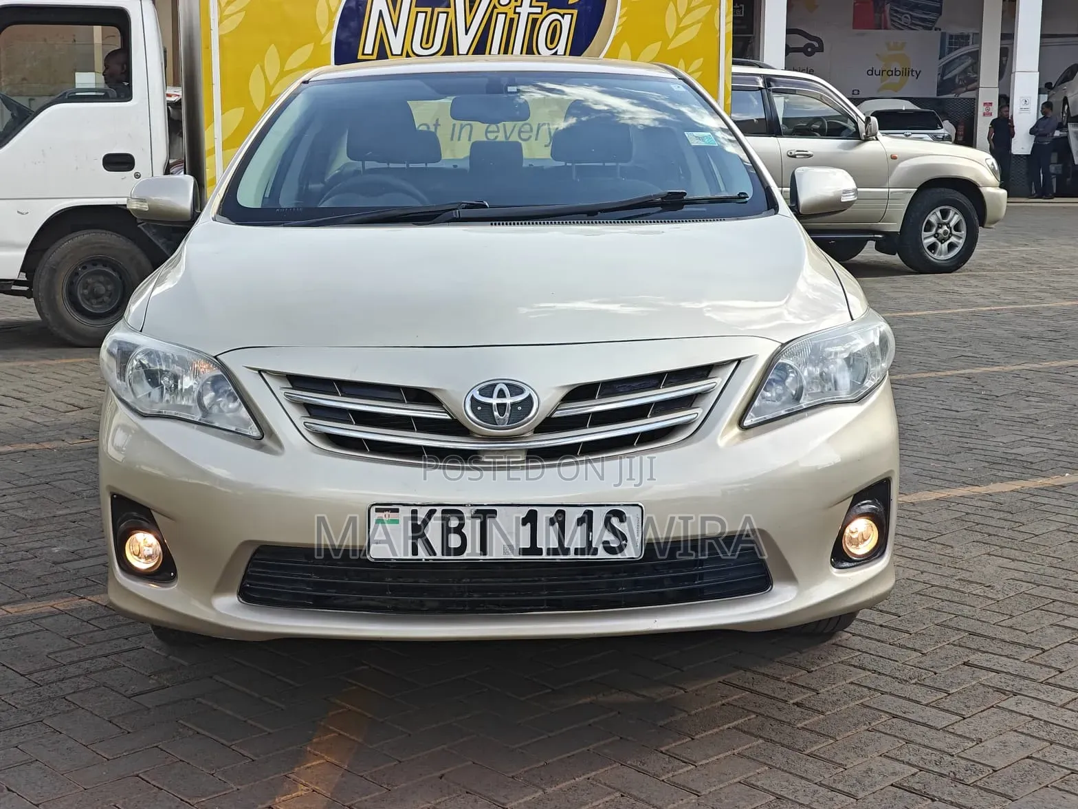 Toyota Corolla 2012 Gold