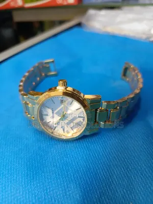 The Sovereign Check: A Nod to the Iconic Heritage Pattern.
