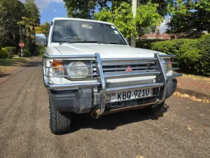Mitsubishi Pajero 3.0 2011 White