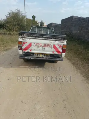Mitsubishi L200 1995 White
