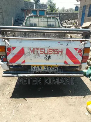 Mitsubishi L200 1995 White