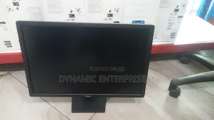 24 Inch Dell Monitor With Vga /Display Port and Dvi