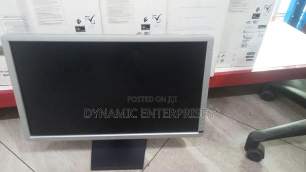 23 Inch Dell Monitor With Vga /Display Port and Dvi