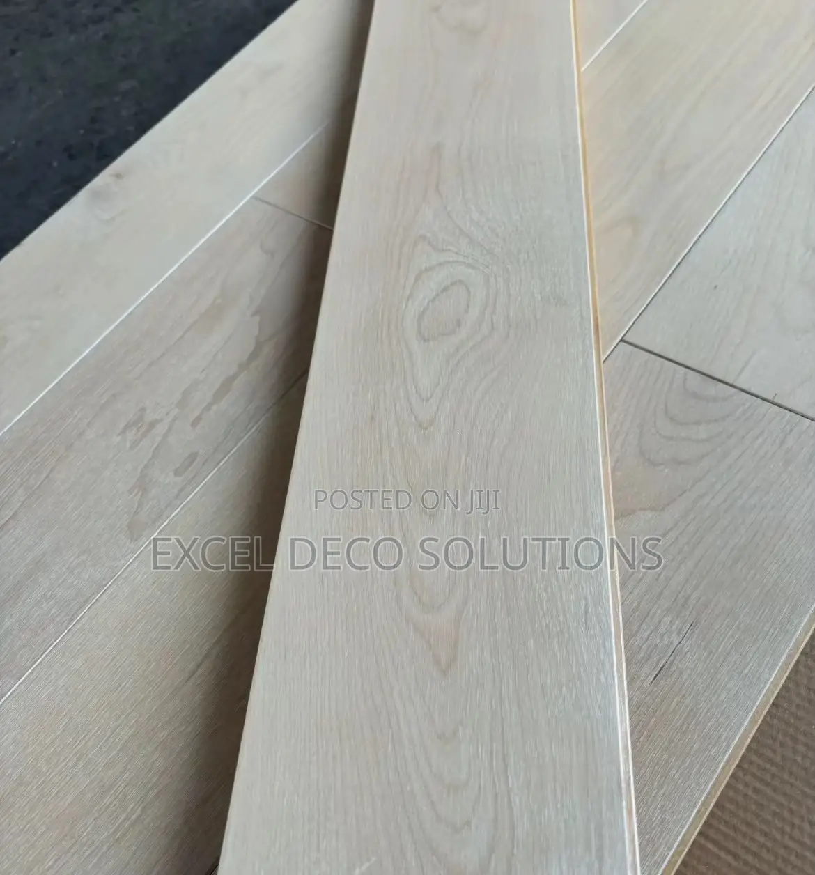 Commercial Laminate Flooring for Offices & Retail Outlets