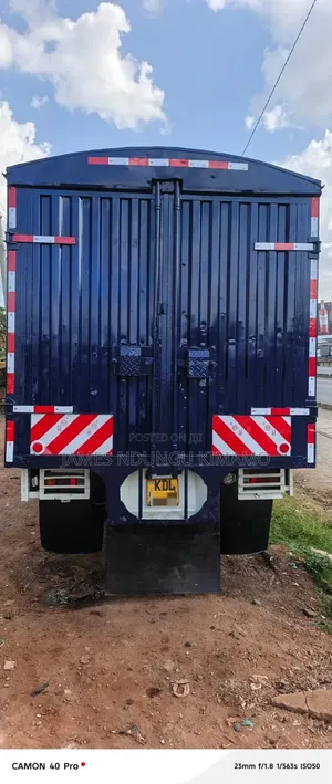 Isuzu FRR 2022 White